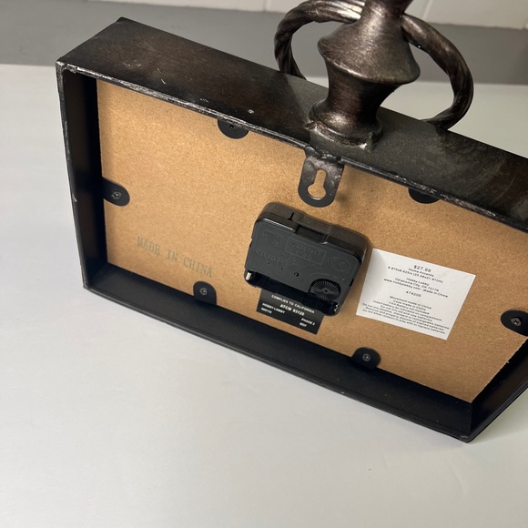 Antique looking Mantel Or Wall Clock 10x6x2 - Picture 4 of 9